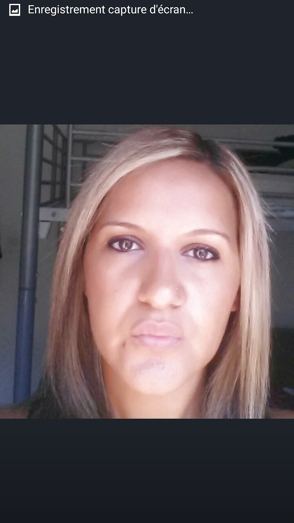 Sensuelle fille épilée cherche à faire bander un coquin sympa et plus si affinité
